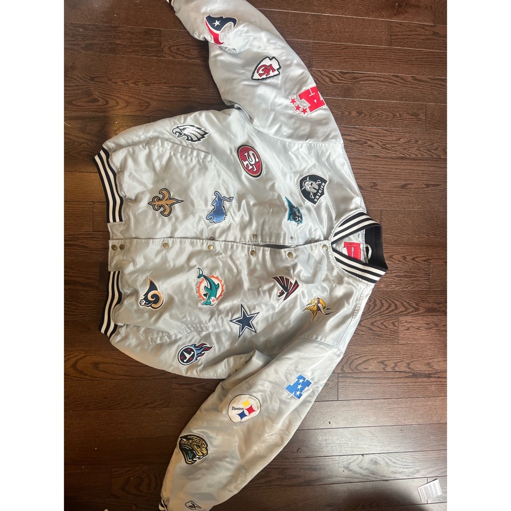 Reebok Silver Puffer Jacket with Hood and Zipper